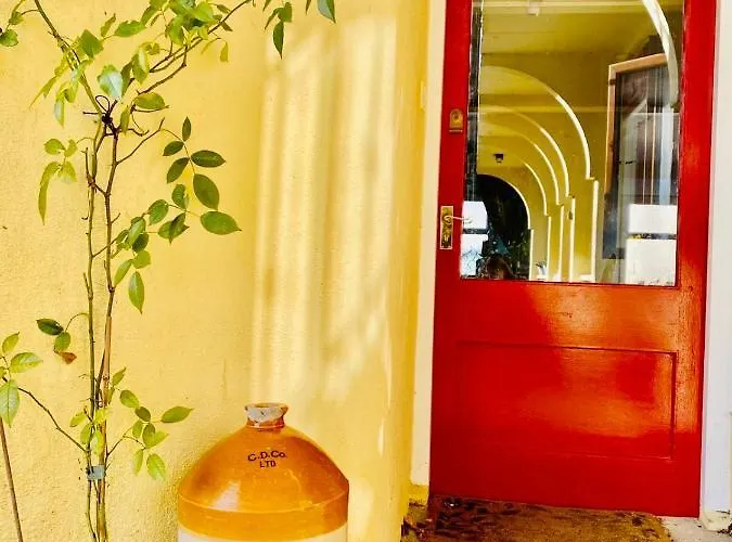 Frühstückspension The Tower House 4*