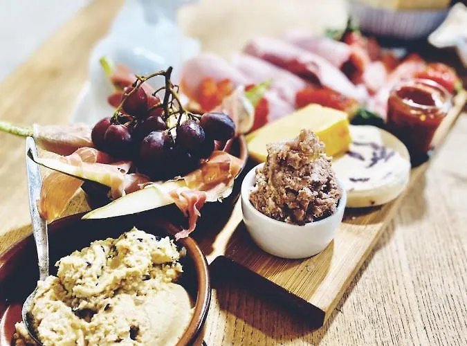 The Tower House Frühstückspension 4*