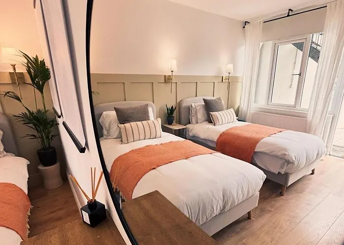 Bed & Breakfast The Tower House 4*